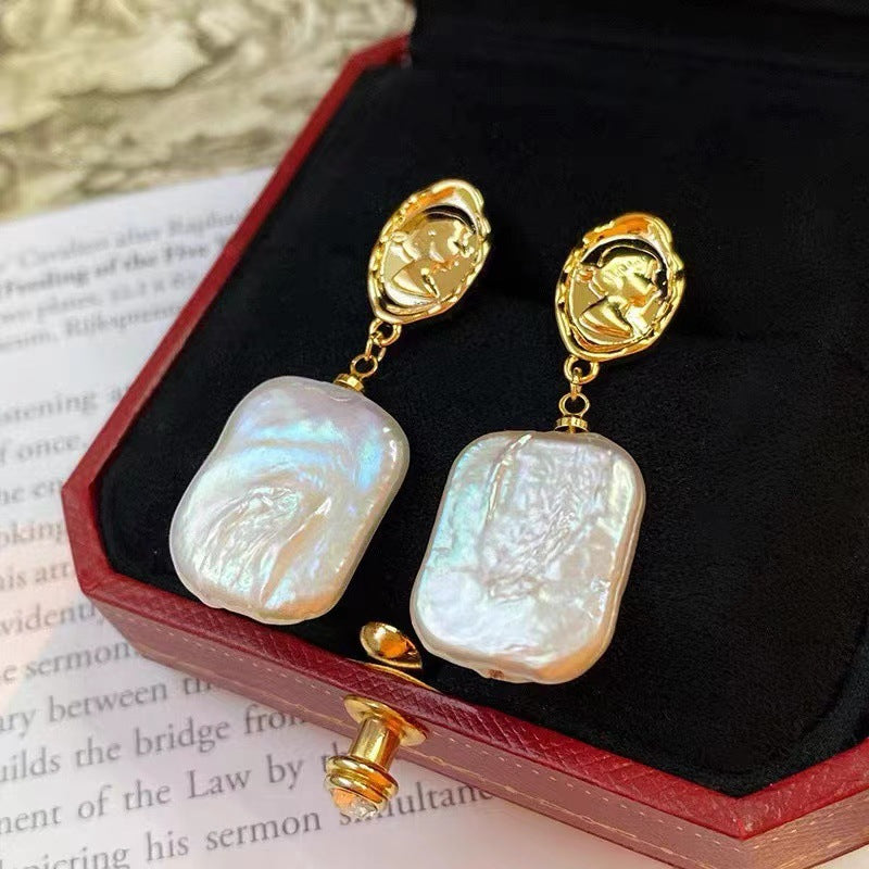 Natural Freshwater Pearl French-Style Square Pendant Necklace With A Luxe